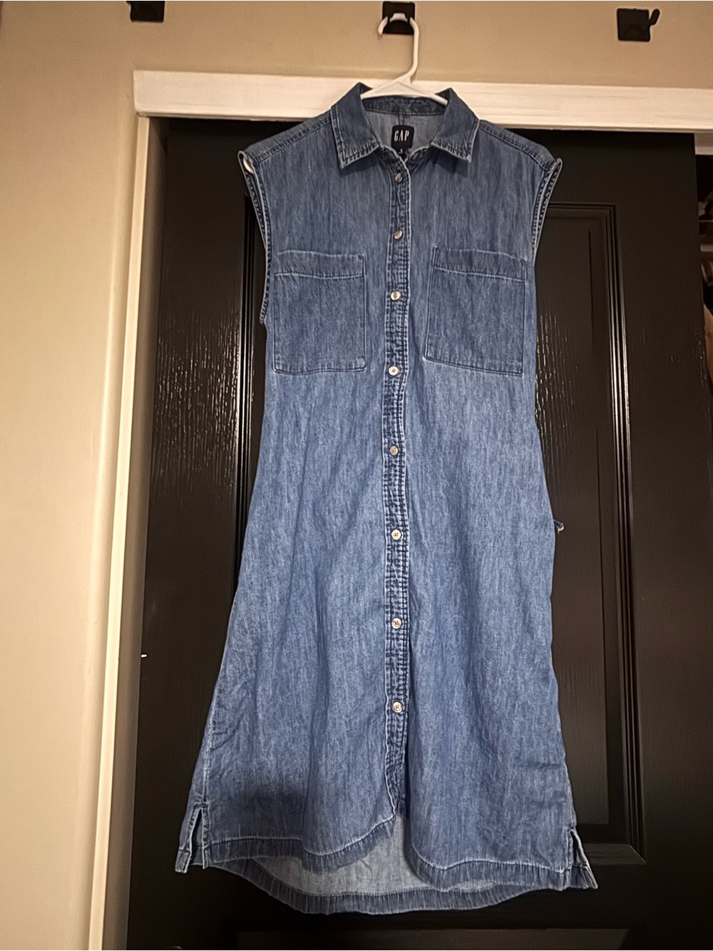 GAP Sleeveless collared open back Denim Shirt Dress in Medium indigo utility